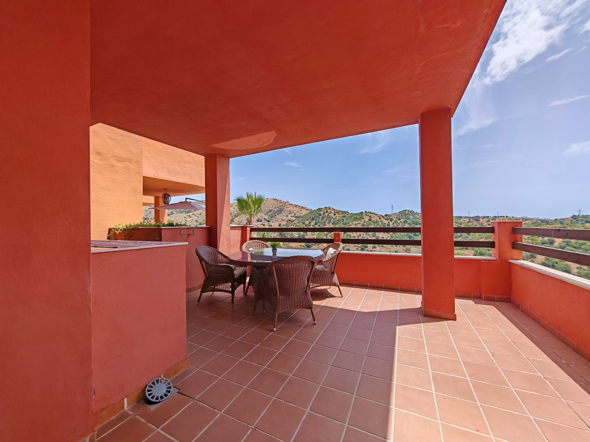2 Bedroom Apartment in Marbella - Photo 8