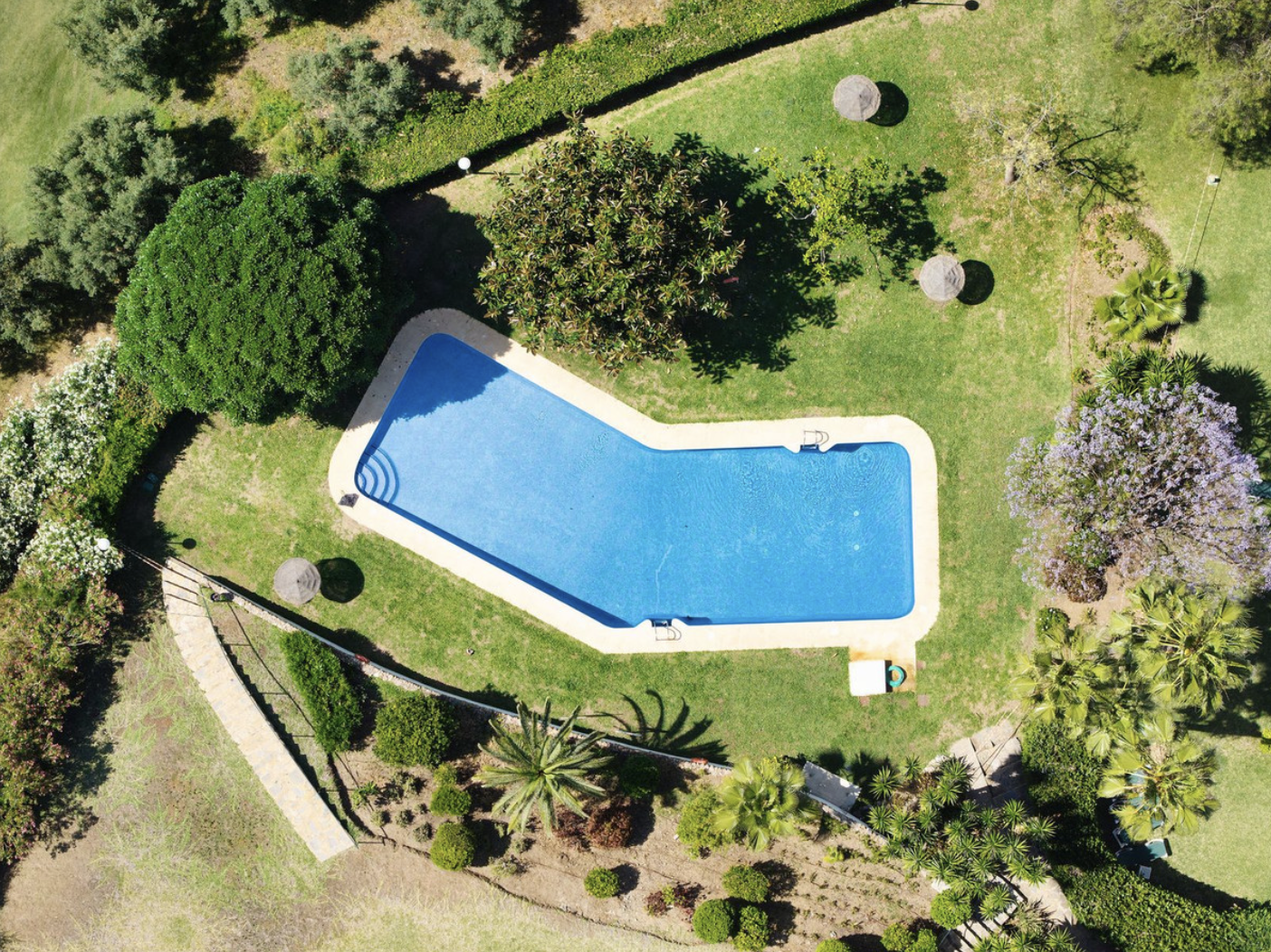 4 Bedroom Townhouse in Benahavís - Photo 38