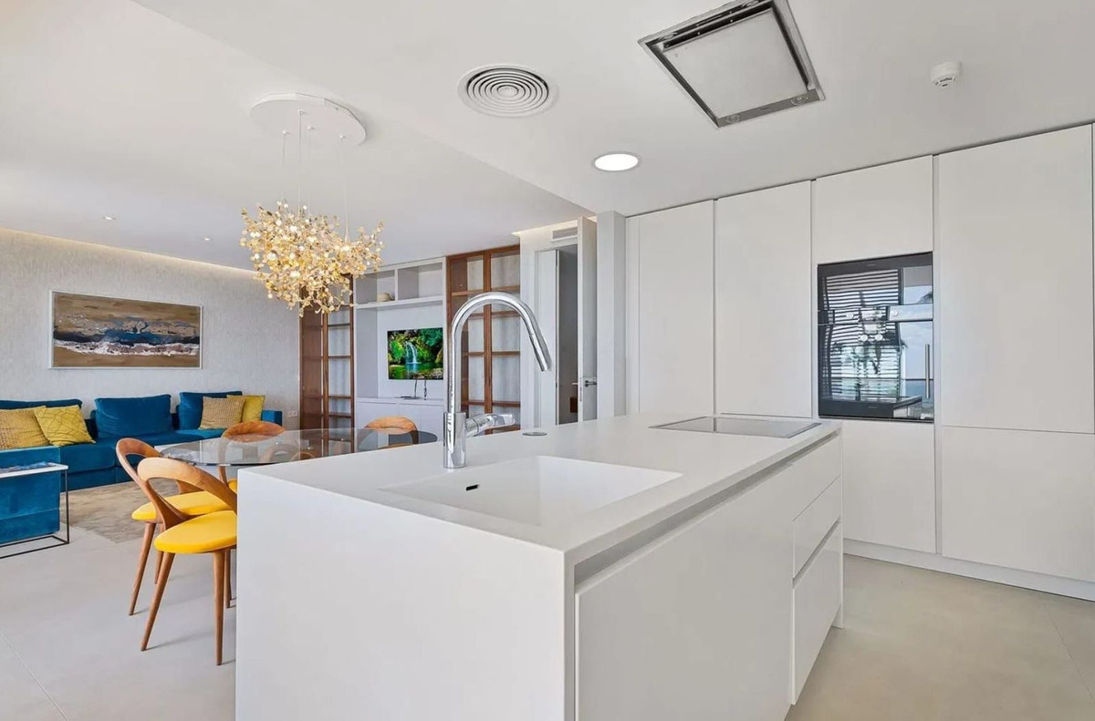 3 Bedroom Apartment in Estepona - Foto 5