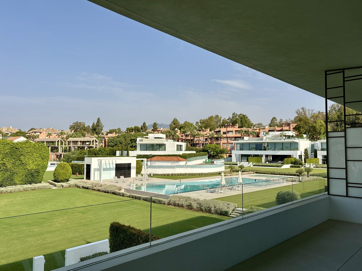3 Bedroom Villa in Marbella - Photo 10