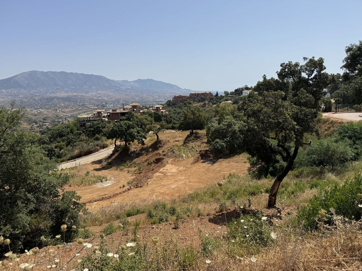 2,266 m² Plot in Marbella - Photo 3