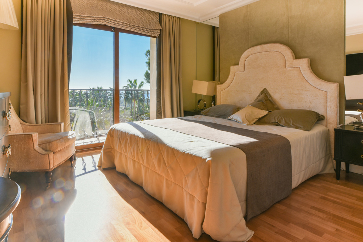 5 Bedroom Villa in Marbella - Photo 15