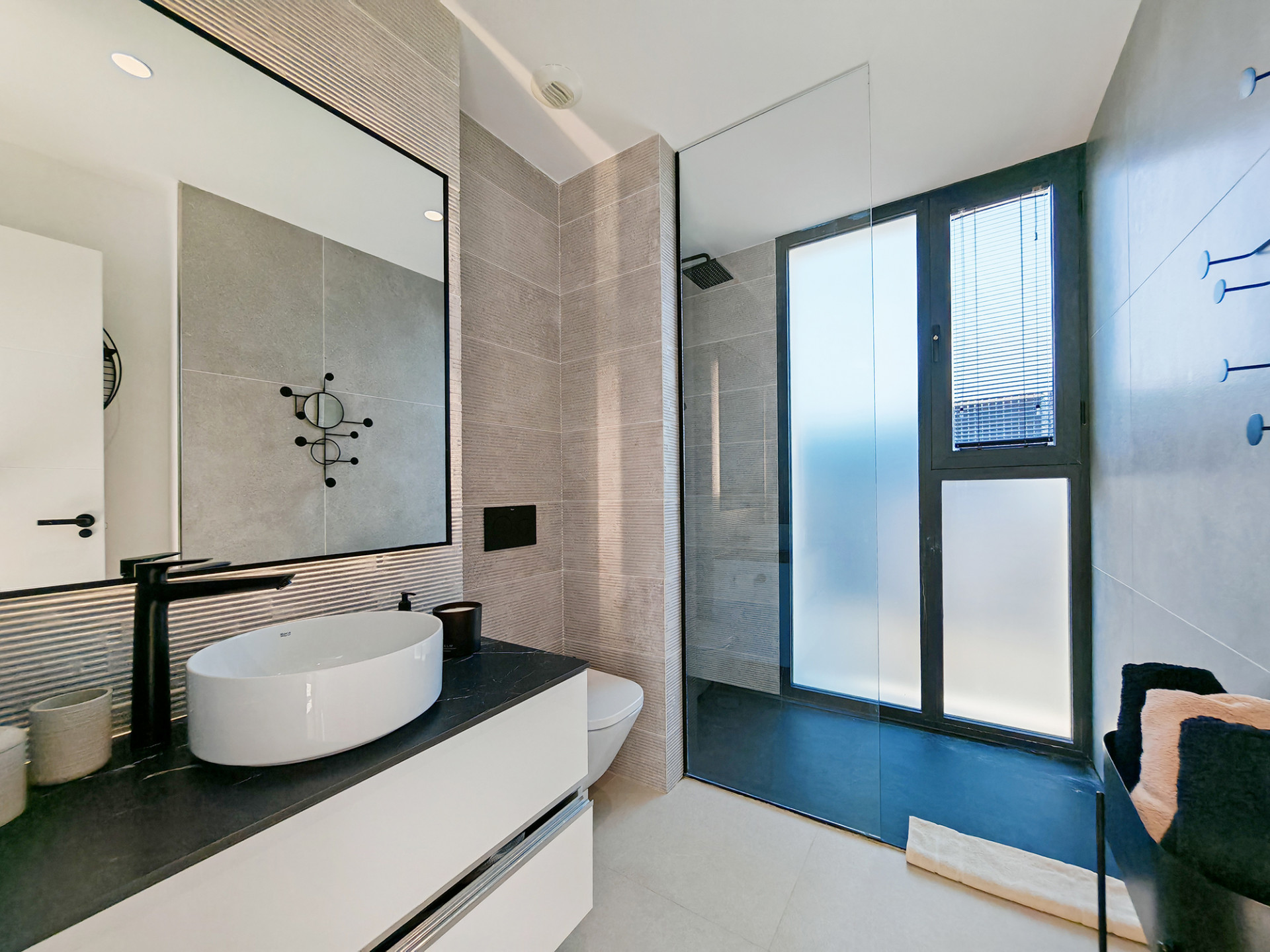4 Bedroom Villa in Estepona - Photo 14