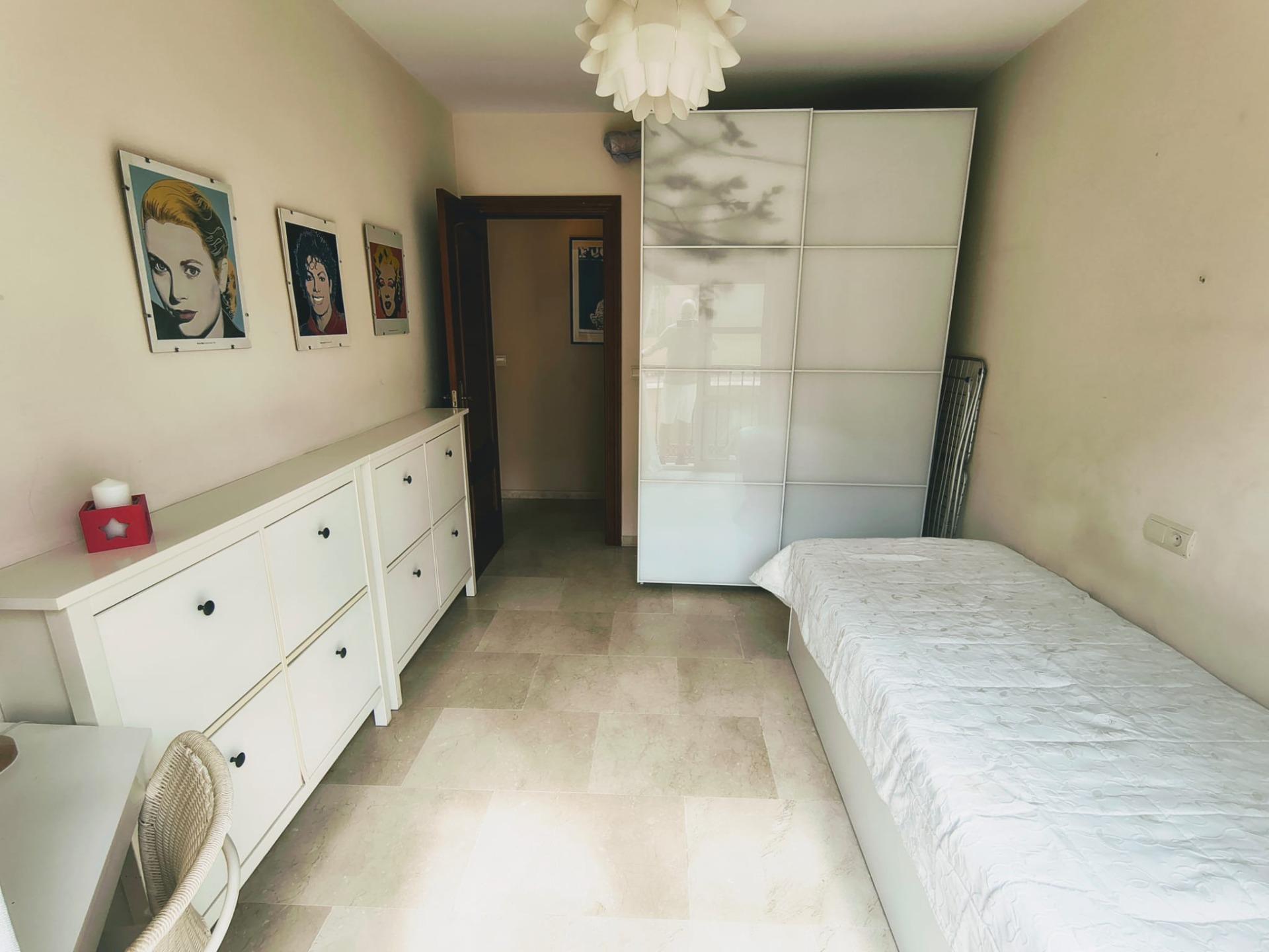 2 Bedroom Apartment in Fuengirola - Photo 6