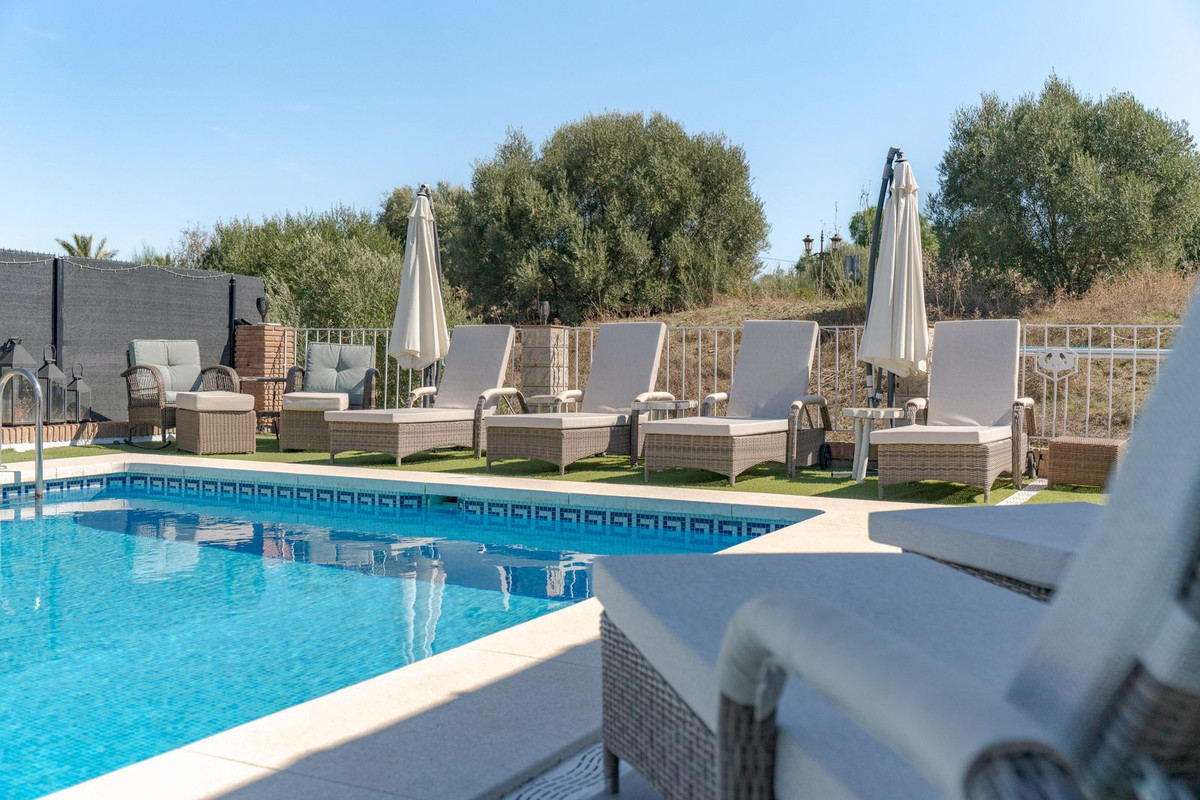 3 Bedroom Villa in Coín - Photo 8