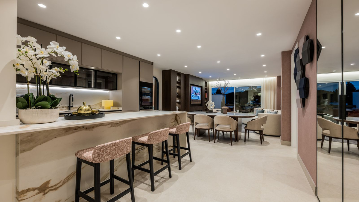 3 Bedroom Apartment in Marbella - Photo 19