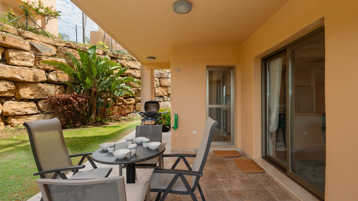 3 Bedroom Apartment in Benahavís - Photo 20