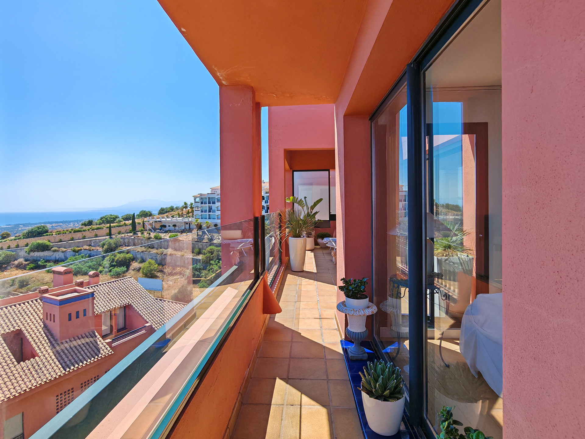 4 Bedroom Apartment in Mijas - Photo 10