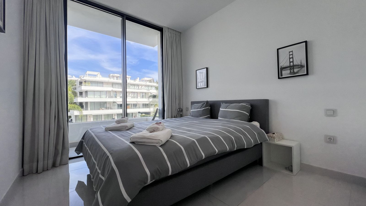 3 Bedroom Penthouse in Estepona - Photo 18