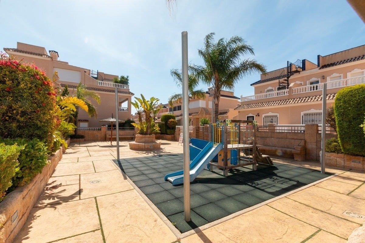 Apartamento com 3 quartos com piscina em Alicante, Espanha – Foto 25