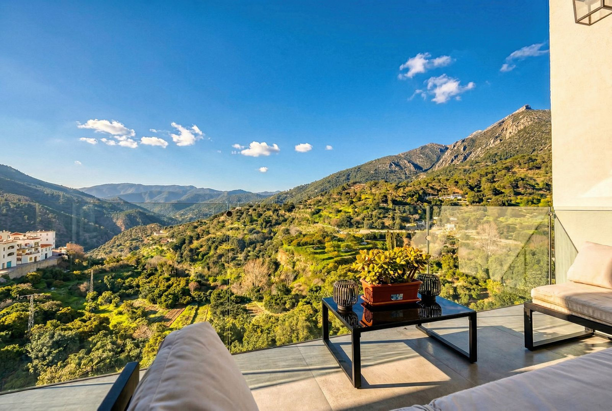 4 Bedroom Villa in Istán - Photo 42