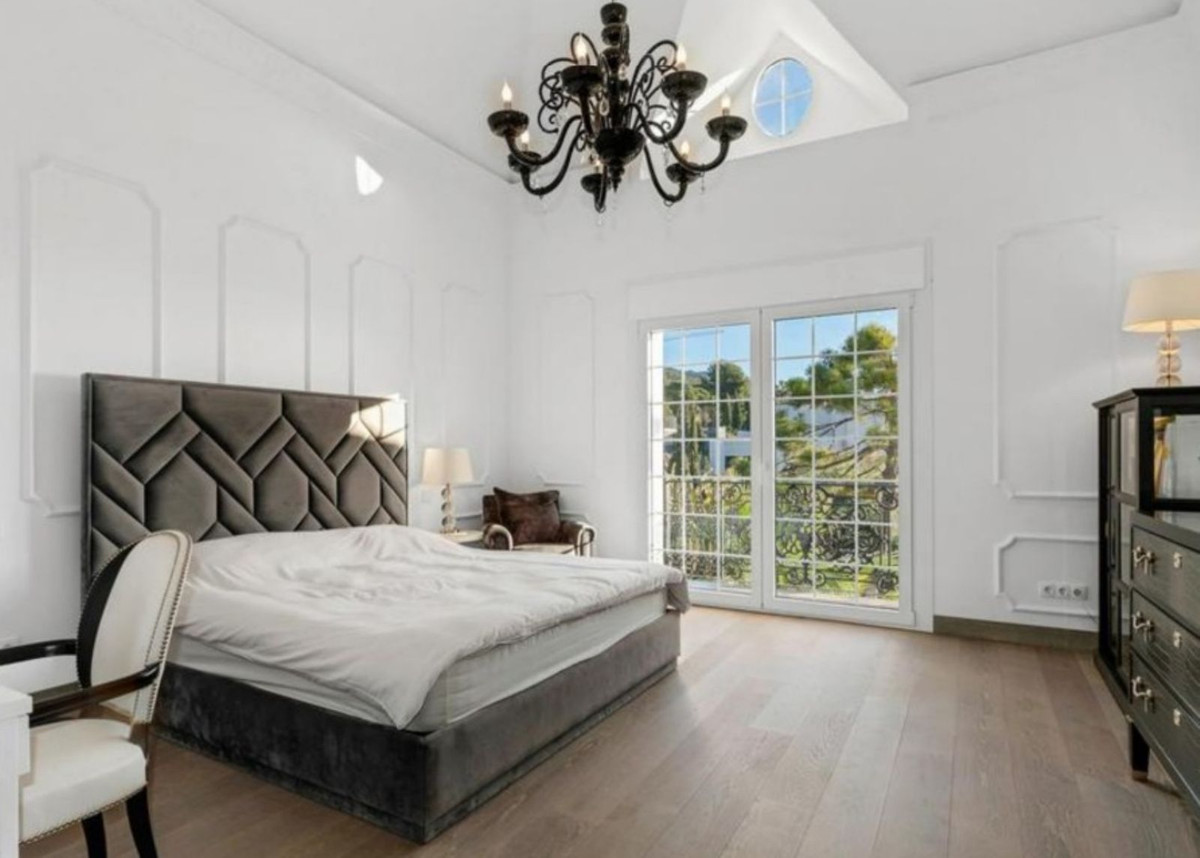 9 Bedroom Villa in Marbella - Photo 15