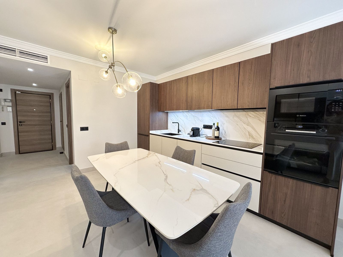 3 Bedroom Apartment in San Pedro de Alcántara - Photo 4