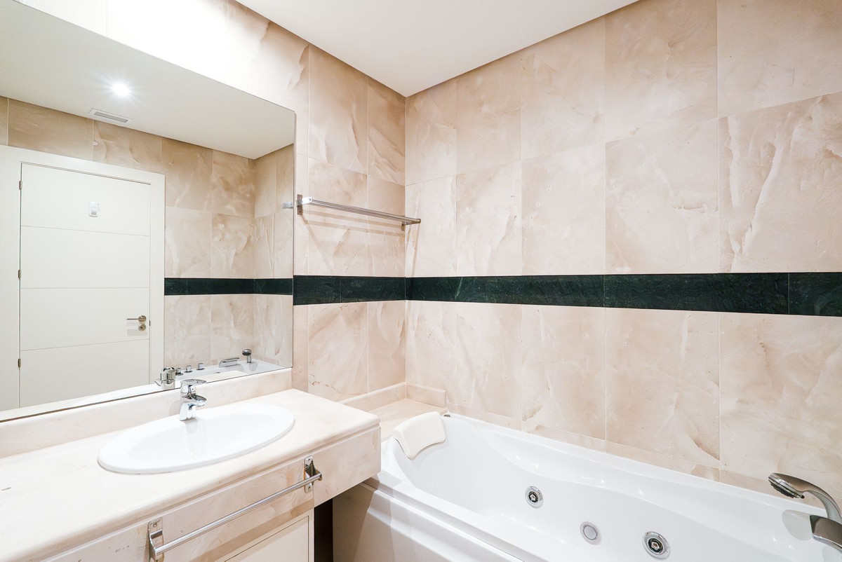 2 Bedroom Apartment in Marbella - Foto 13