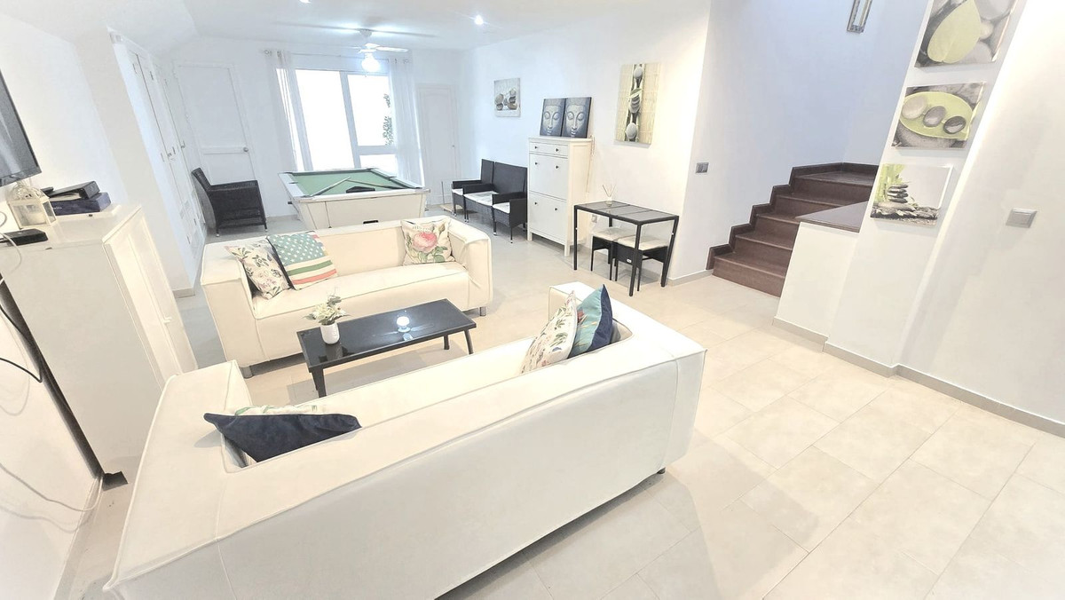 8 Bedroom Villa in Marbella - Photo 22