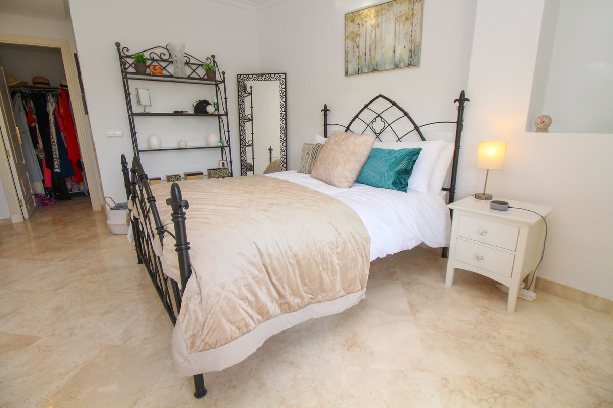 2 Bedroom Apartment in Marbella - Photo 17
