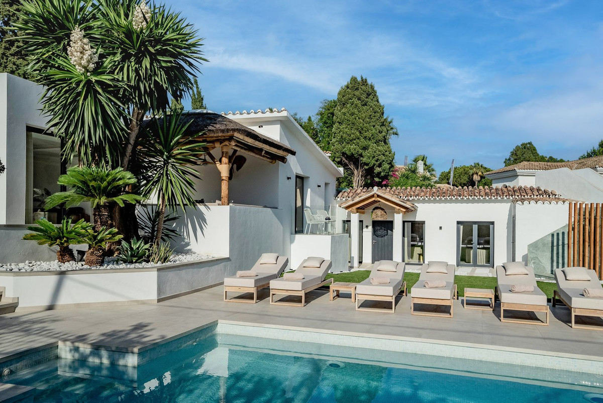 6 Bedroom Villa in Marbella - Photo 36