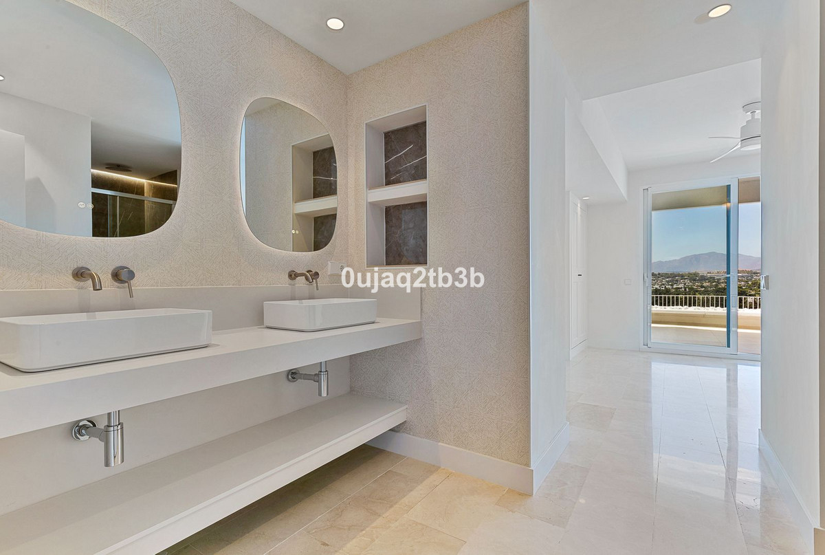 3 Bedroom Apartment in Marbella - Photo 27