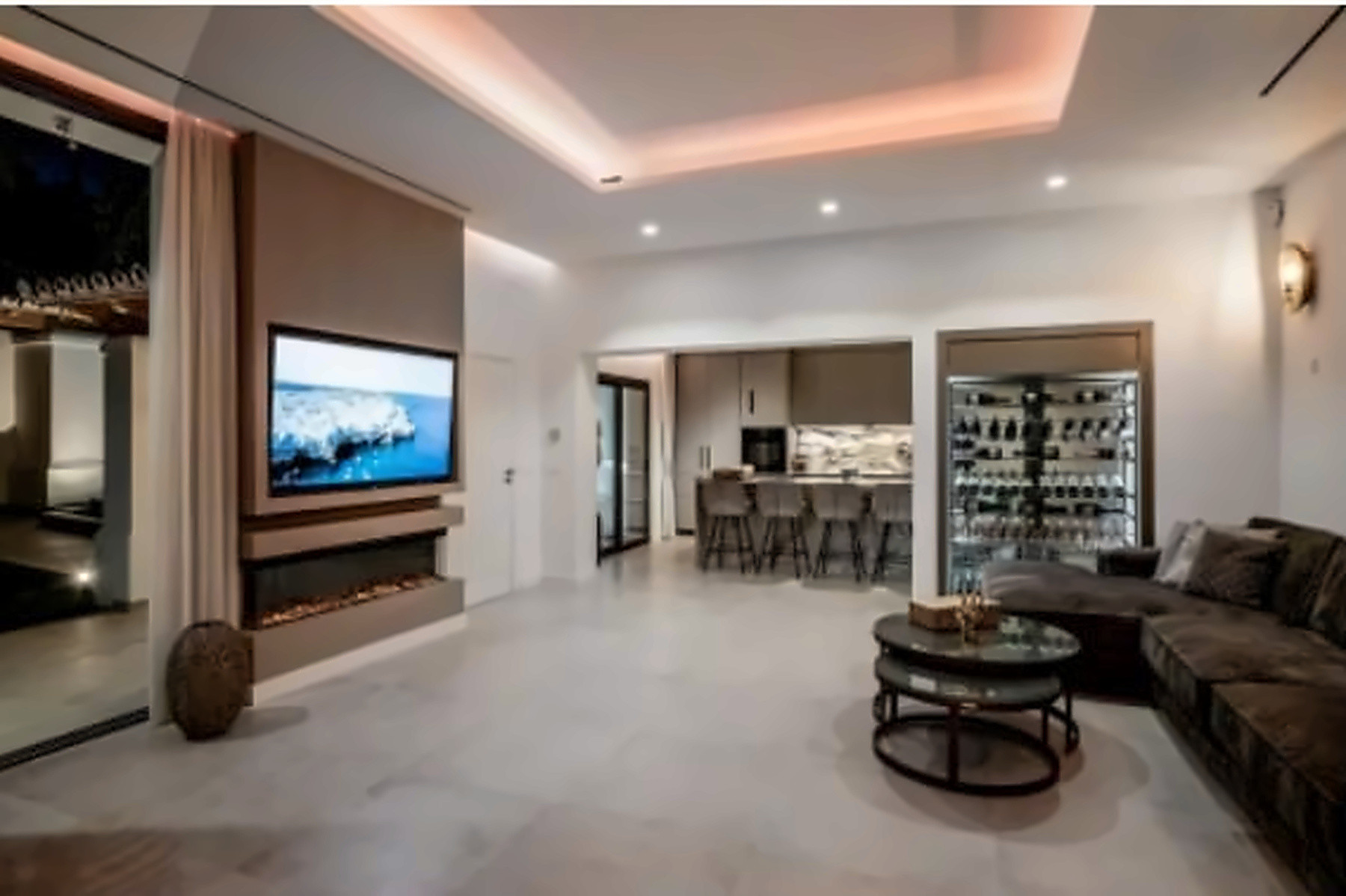6 Bedroom Villa in Marbella - Photo 4