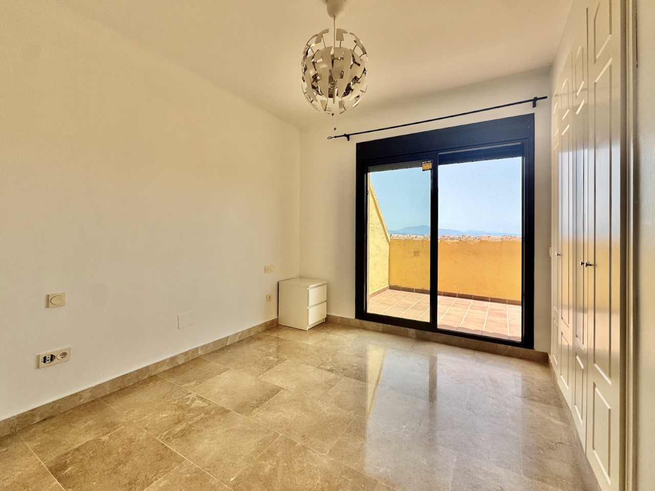 2 Bedroom Penthouse in La Duquesa - Photo 8