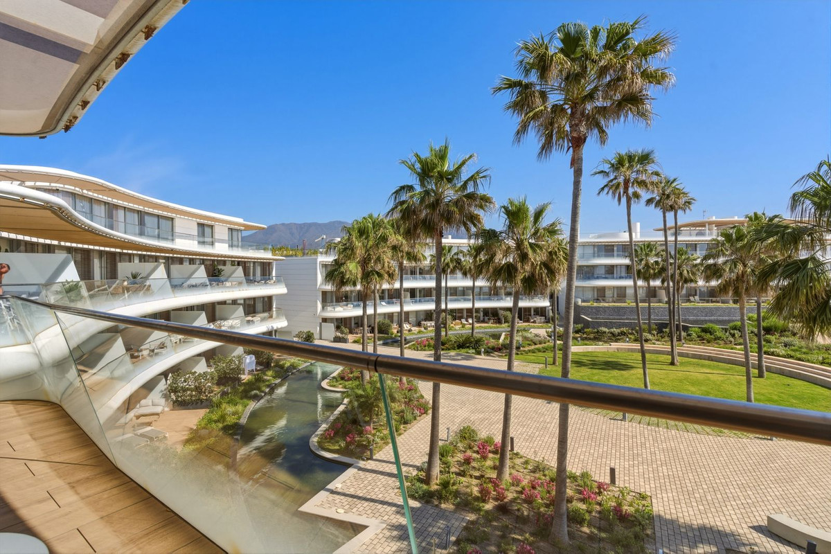 4 Bedroom Apartment in Estepona - Фото 20