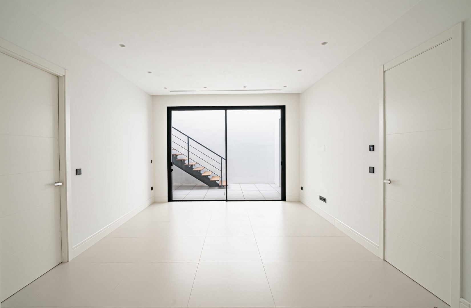 4 Bedroom Villa in Marbella - Photo 22