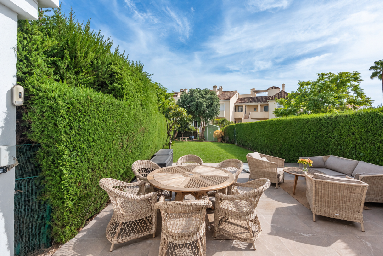 2 Bedroom Apartment in Estepona - Photo 16