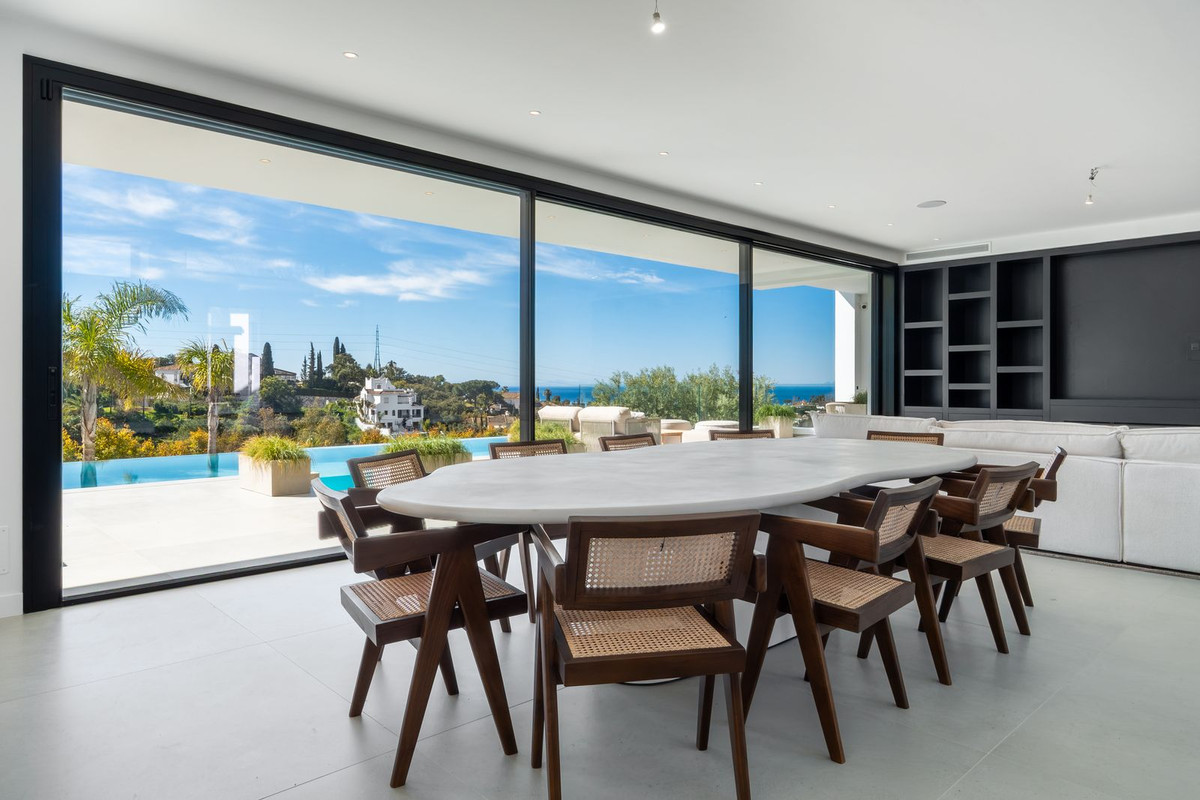 5 Bedroom Villa in Marbella - Photo 31