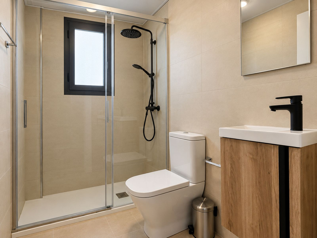 3 Bedroom Townhouse in Estepona - Photo 10