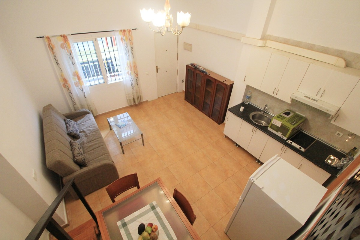 1 Bedroom Apartment in Torremolinos - Photo 10