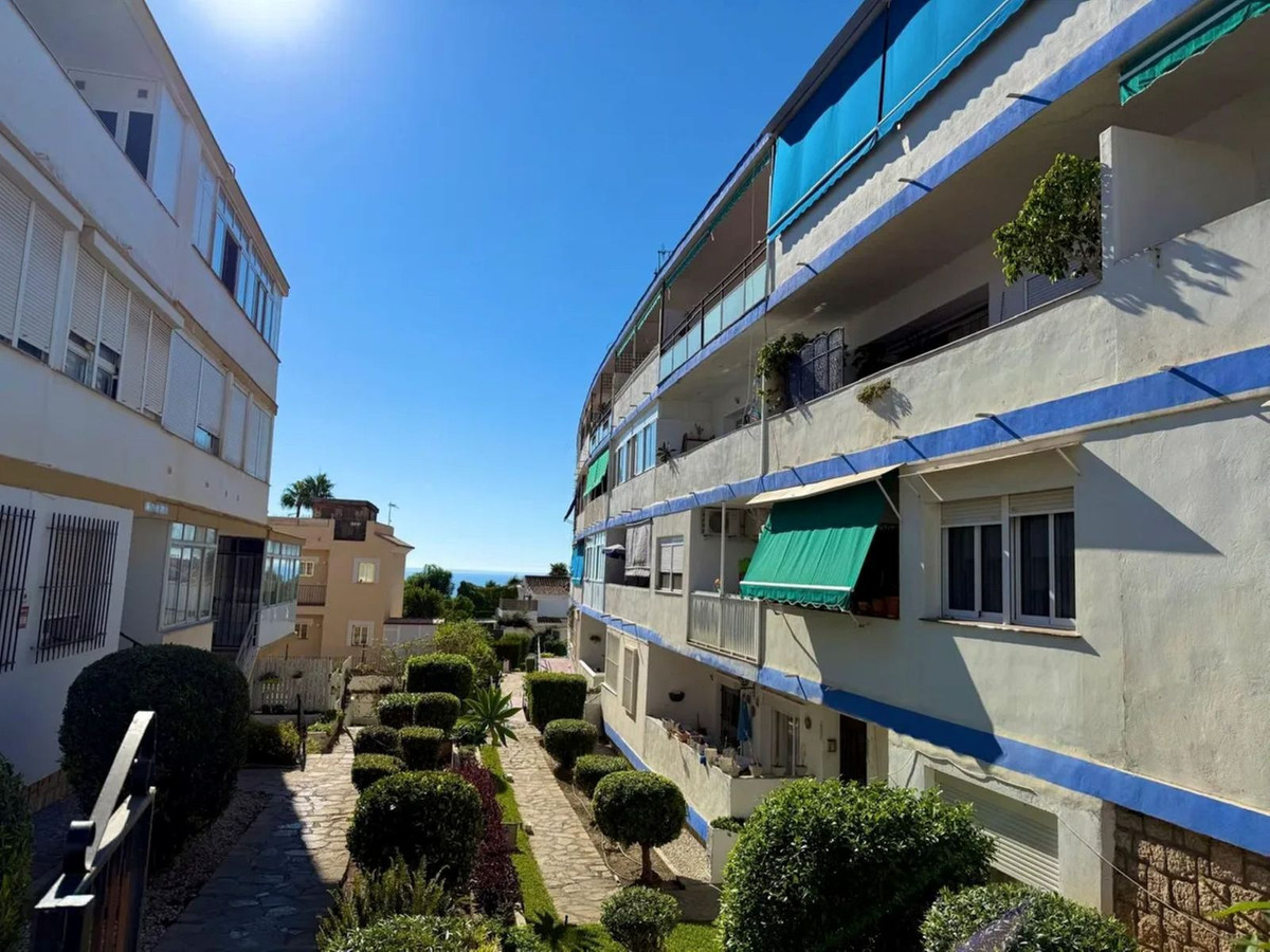 3 Bedroom Apartment in Benalmádena - Photo 11