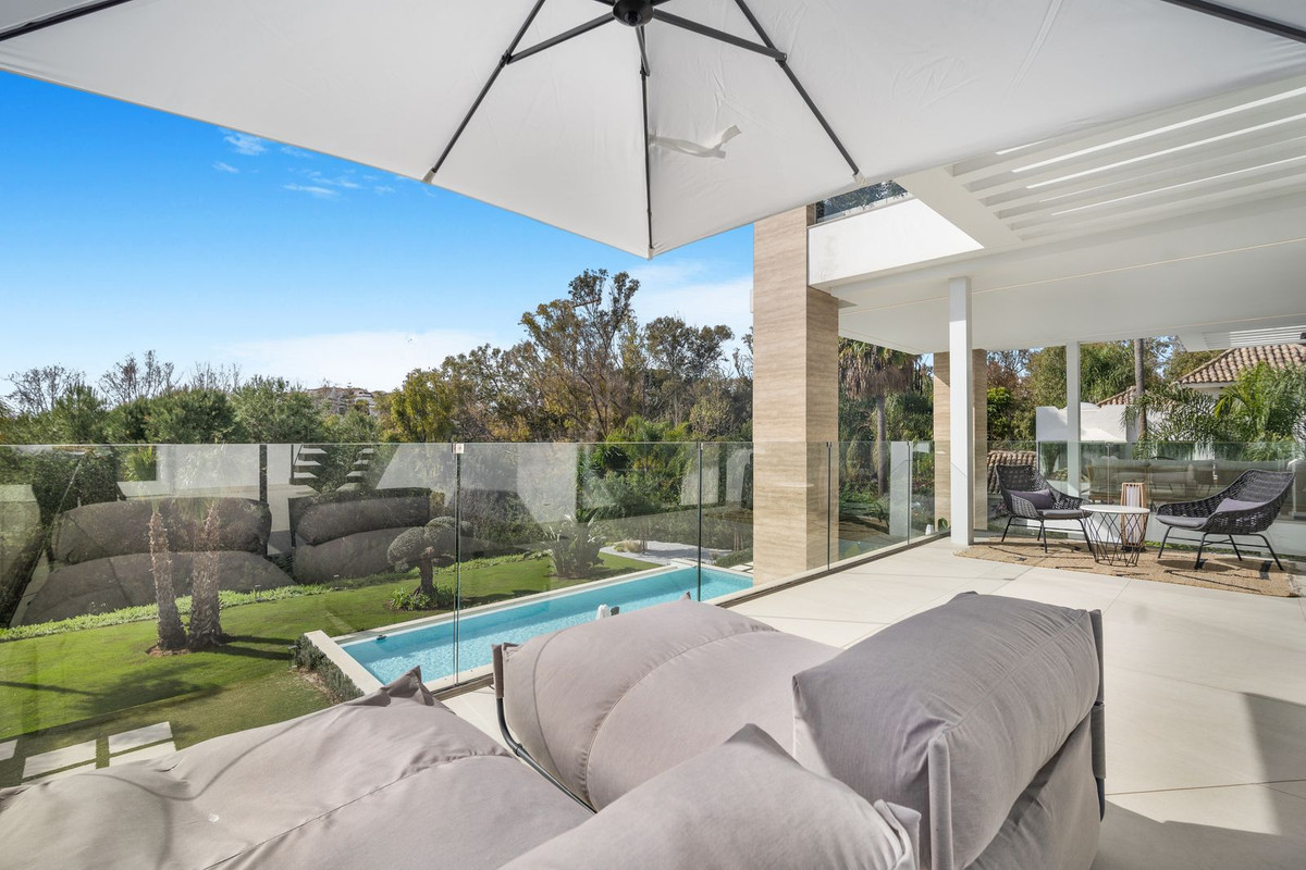 6 Bedroom Villa in Marbella - Photo 10