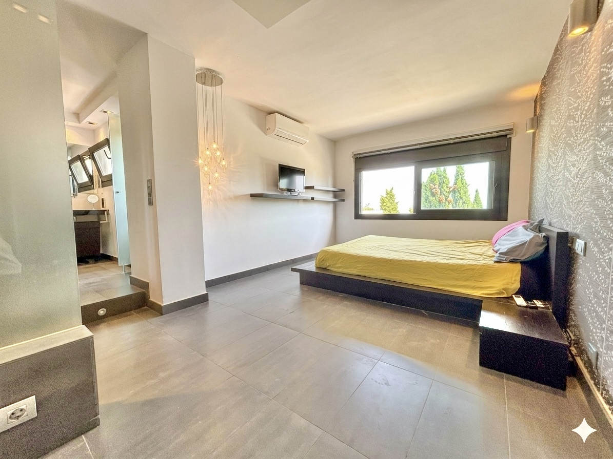 4 Bedroom Townhouse in Mijas - Photo 9