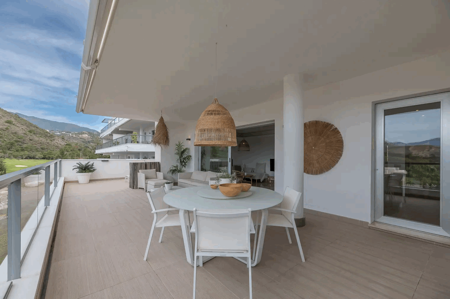 3 Bedroom Apartment in Benahavís - Photo 39