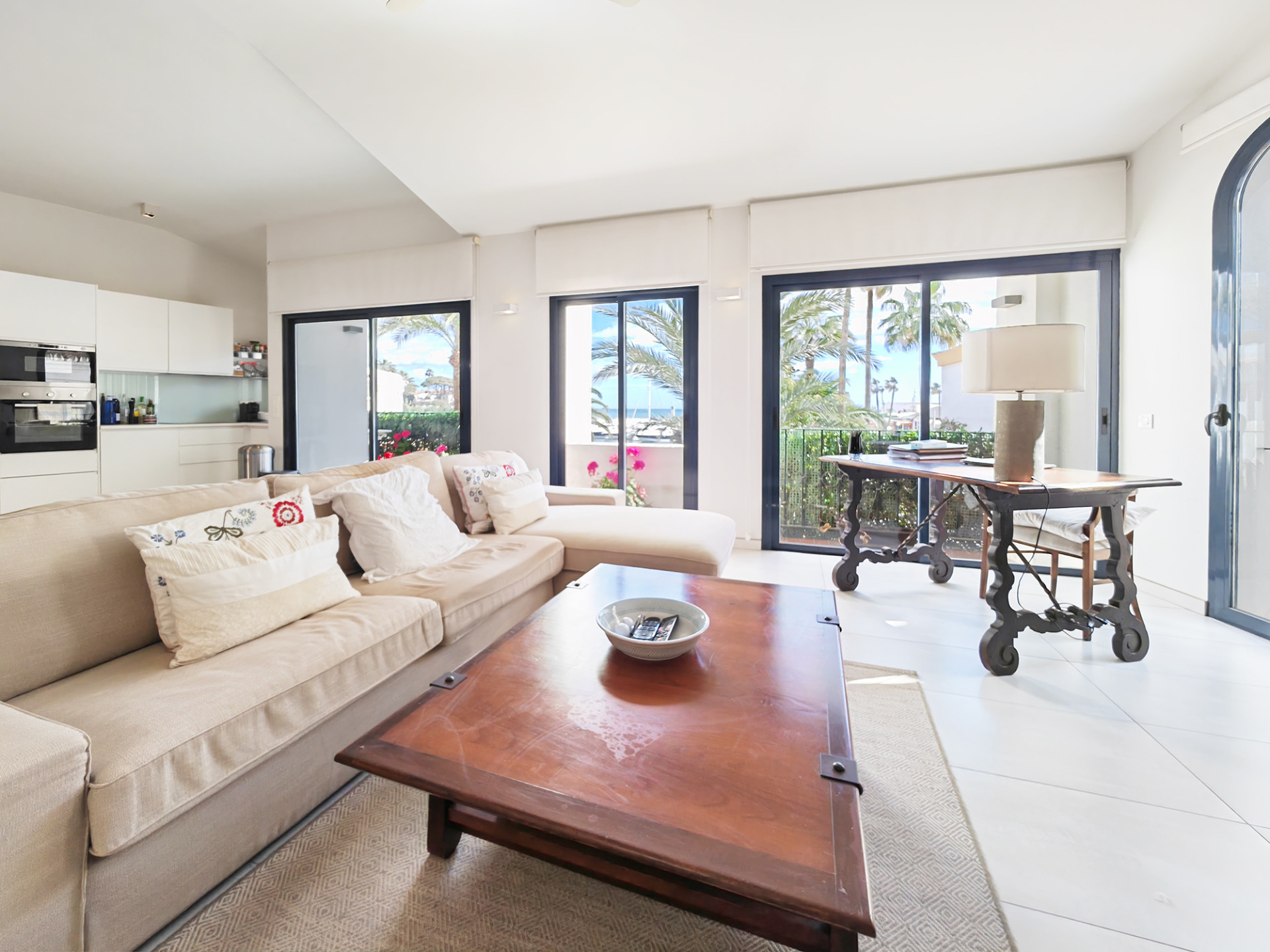 2 Bedroom Apartment in Marbella - Photo 2