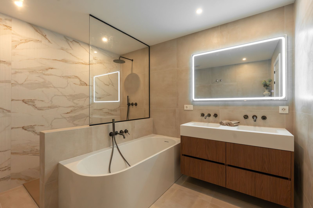 3 Bedroom Townhouse in Marbella - Photo 9