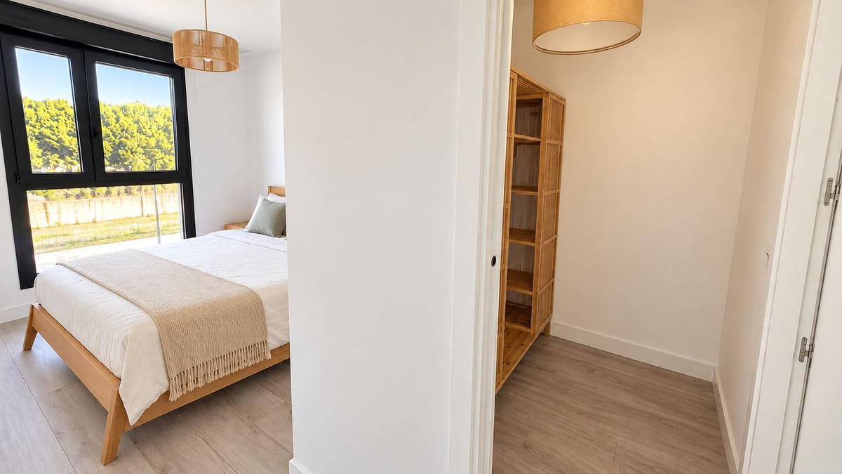 2 Bedroom Apartment in Málaga - Photo 12