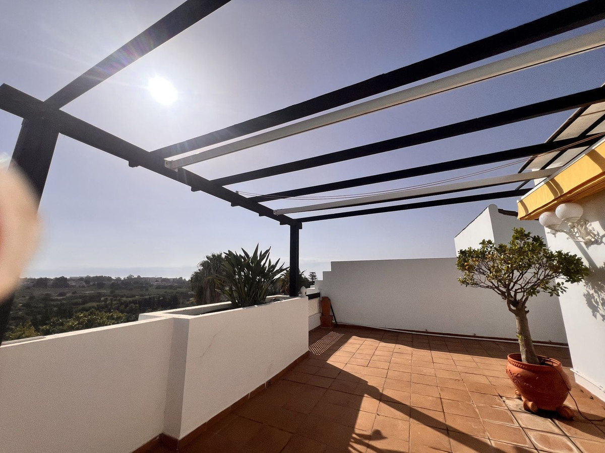 2 Bedroom Penthouse in Estepona - Photo 23