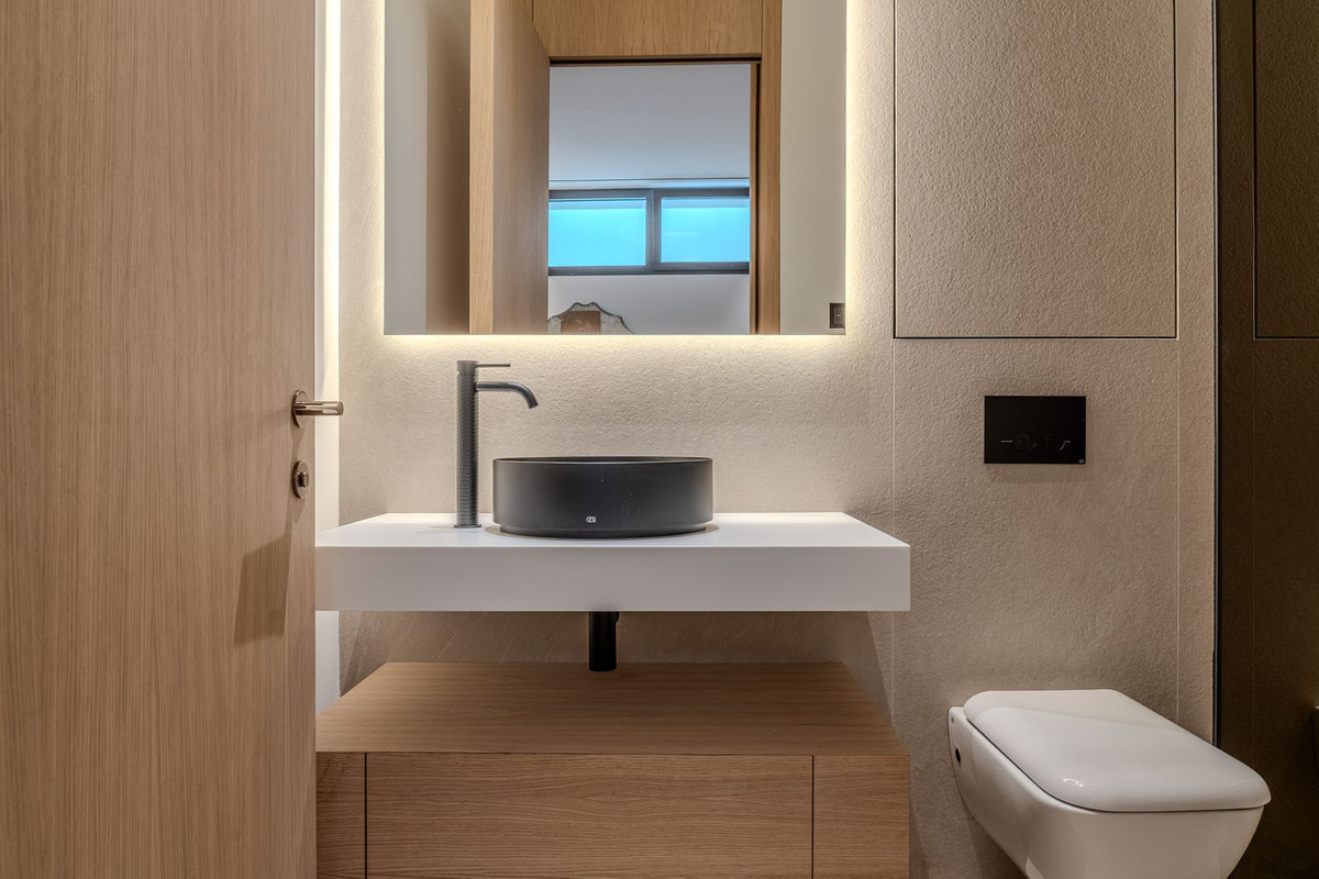 4 Bedroom Villa in Marbella - Photo 65