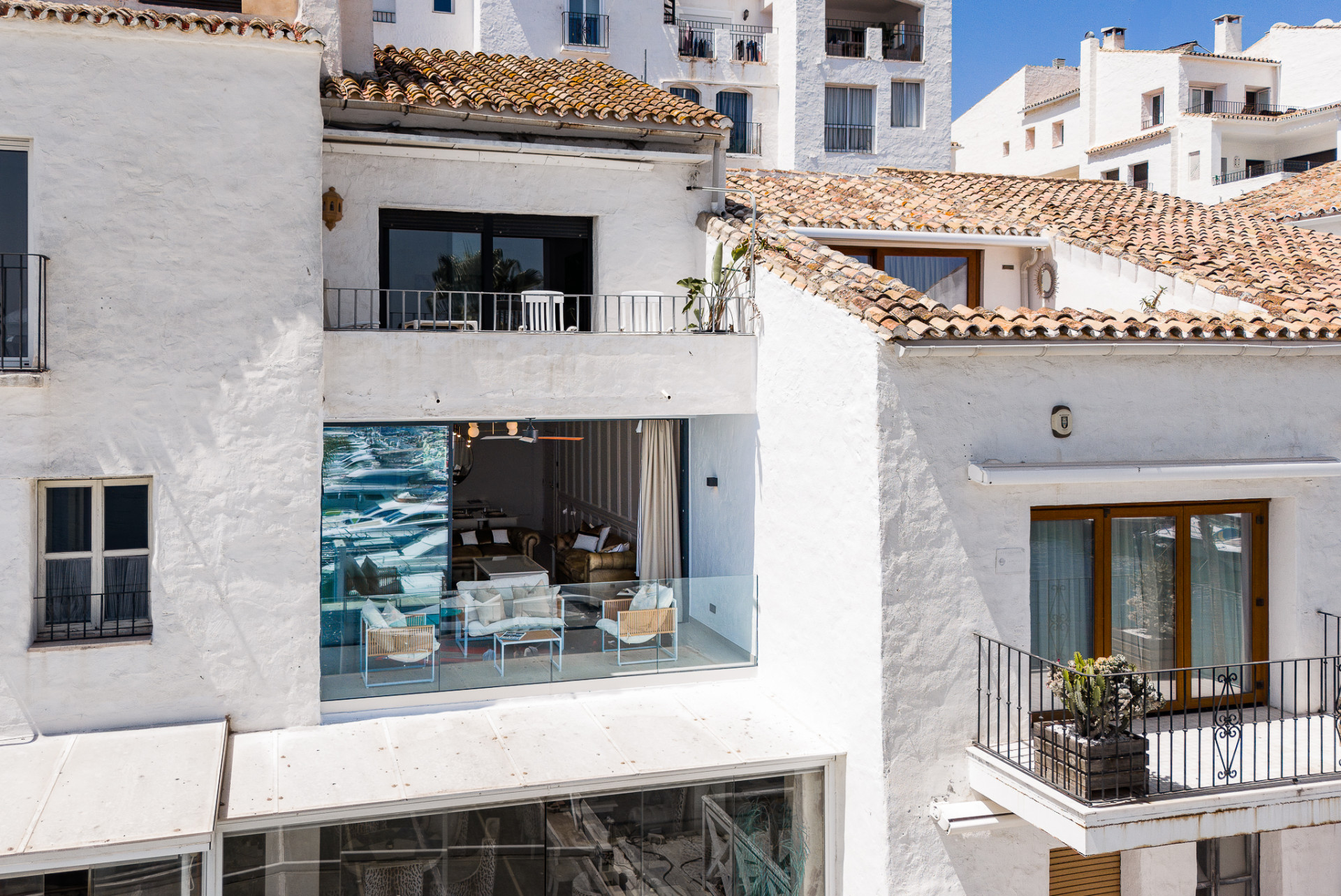 2 Bedroom Apartment in Marbella - Photo 7