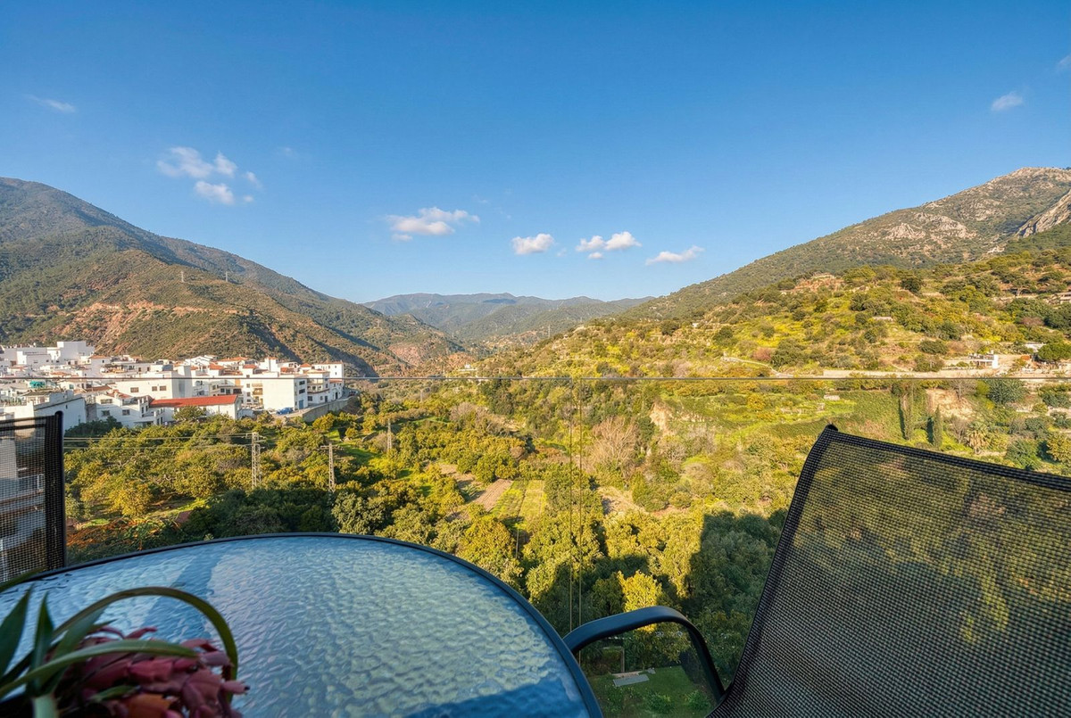4 Bedroom Villa in Istán - Photo 39