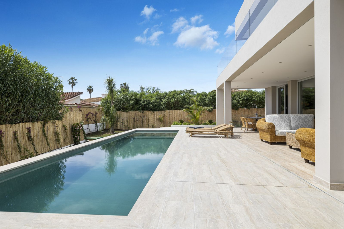 5 Bedroom Villa in San Pedro de Alcántara - Photo 33