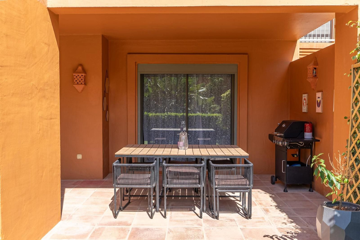 3 Bedroom Apartment in Estepona - Photo 16