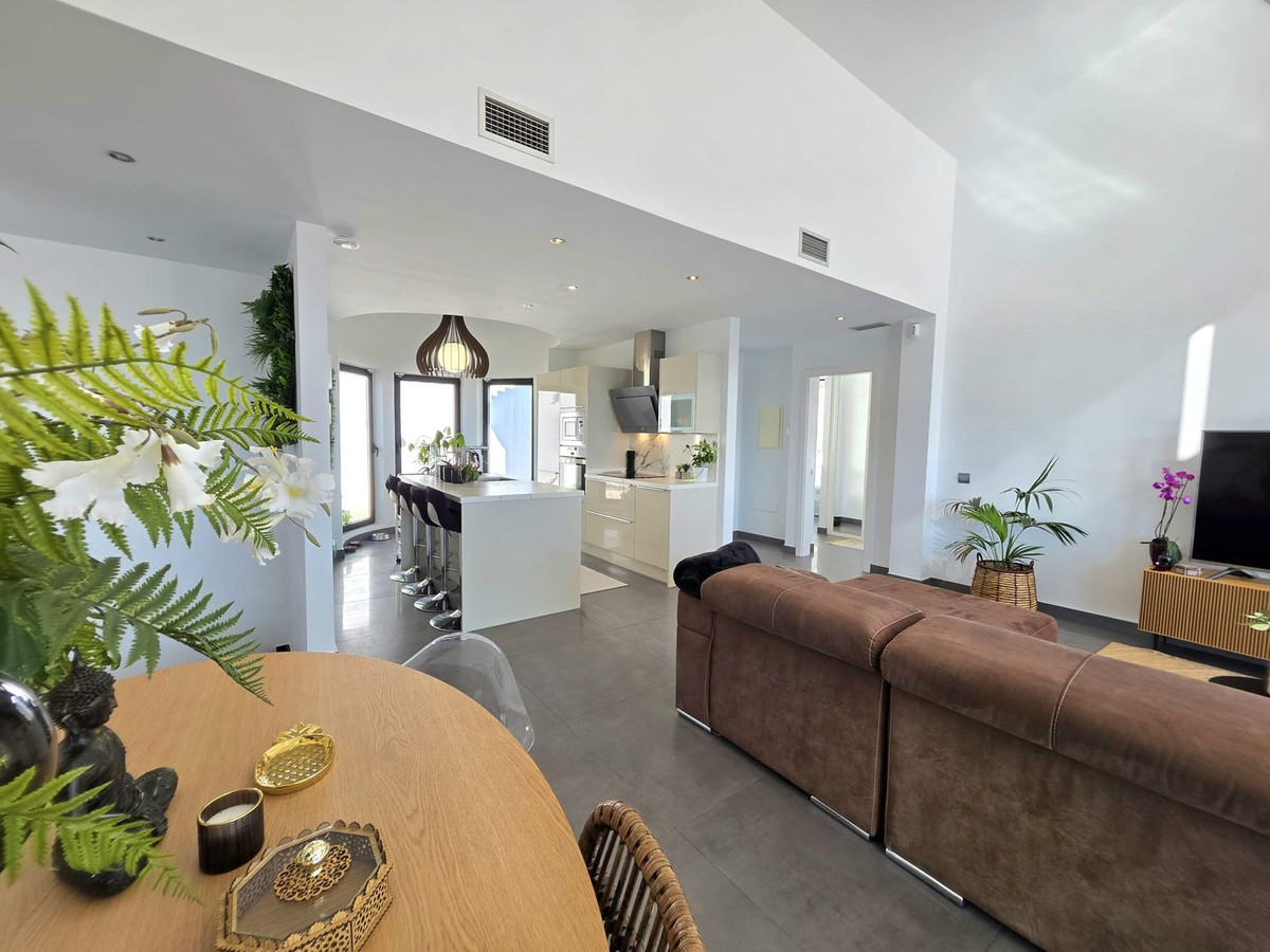 4 Bedroom Villa in Estepona - Photo 14
