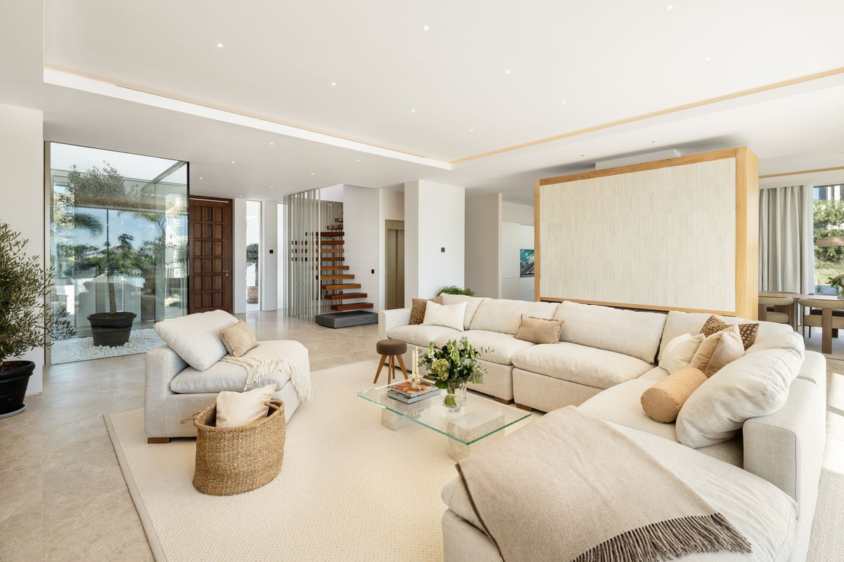 6 Bedroom Villa in Marbella - Photo 15