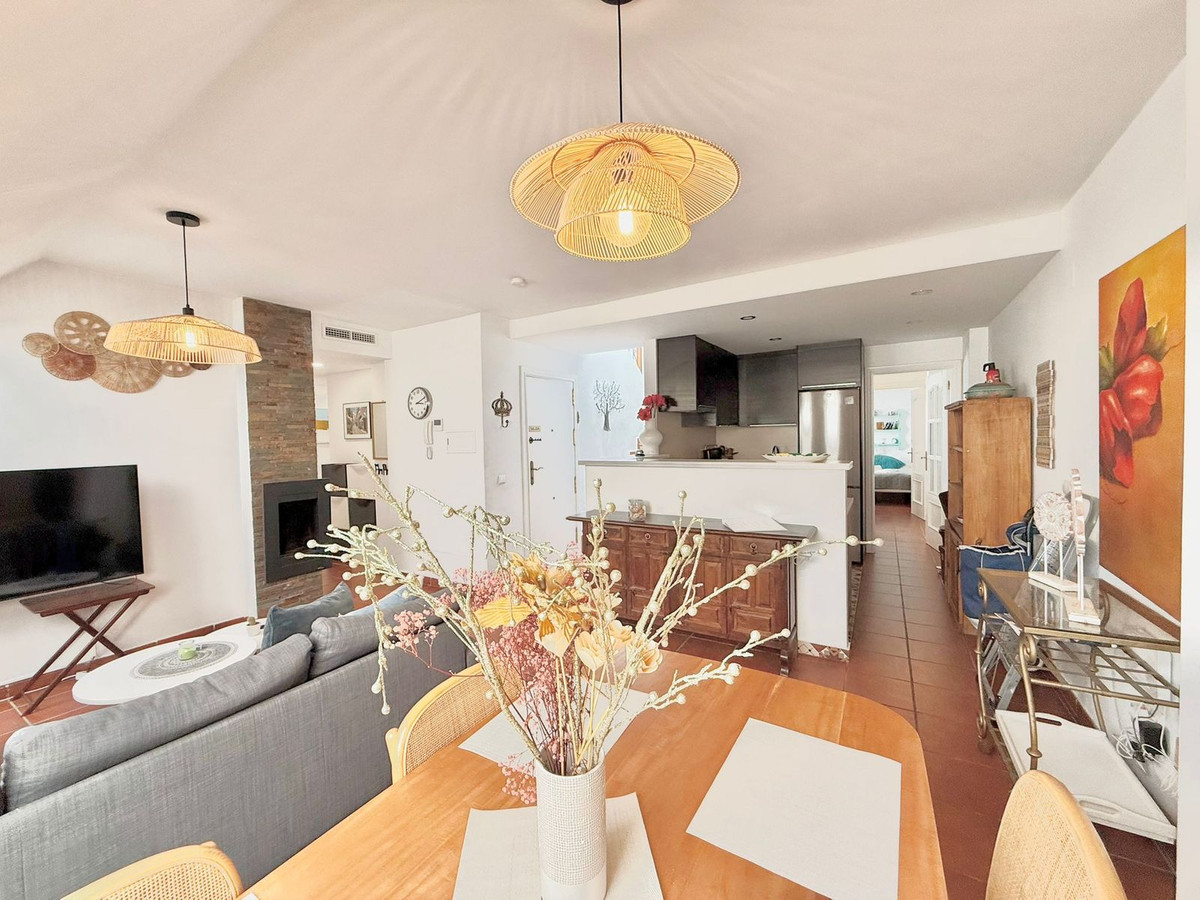 3 Bedroom Penthouse in Fuengirola - Photo 5