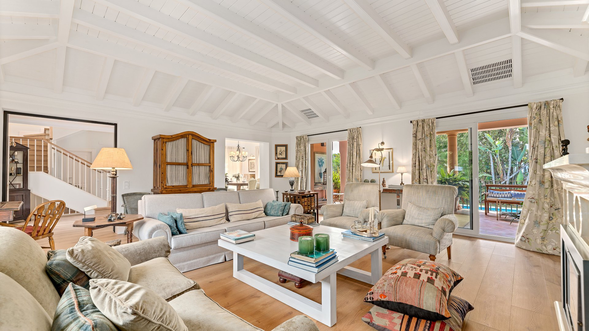 5 Bedroom Villa in Marbella - Photo 4