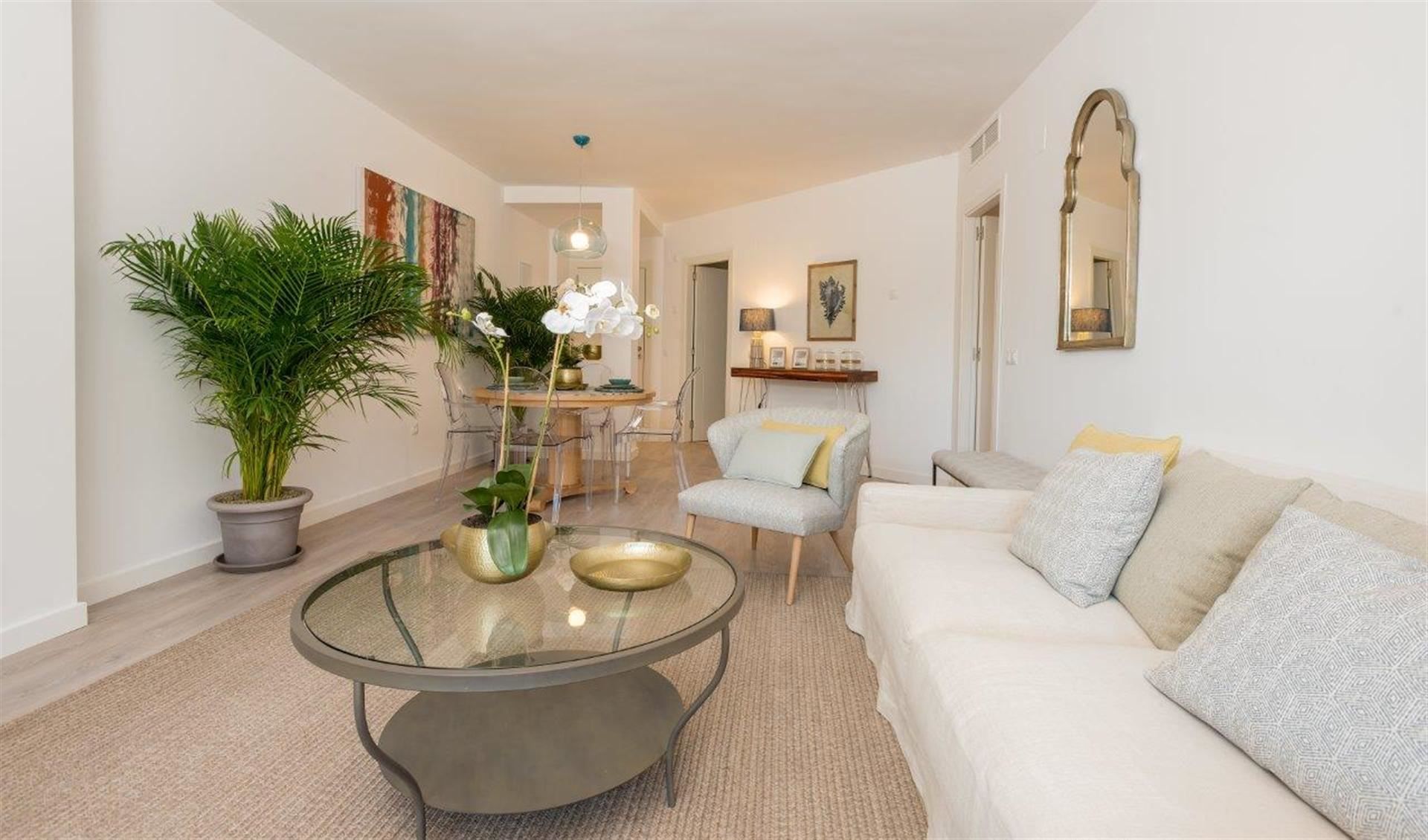 3 Bedroom Apartment in Marbella - Photo 2