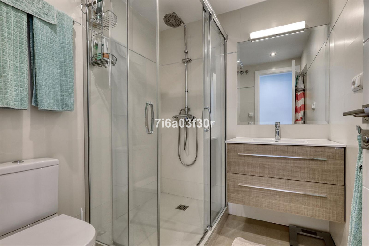 5 Bedroom Townhouse in San Pedro de Alcántara - Photo 15