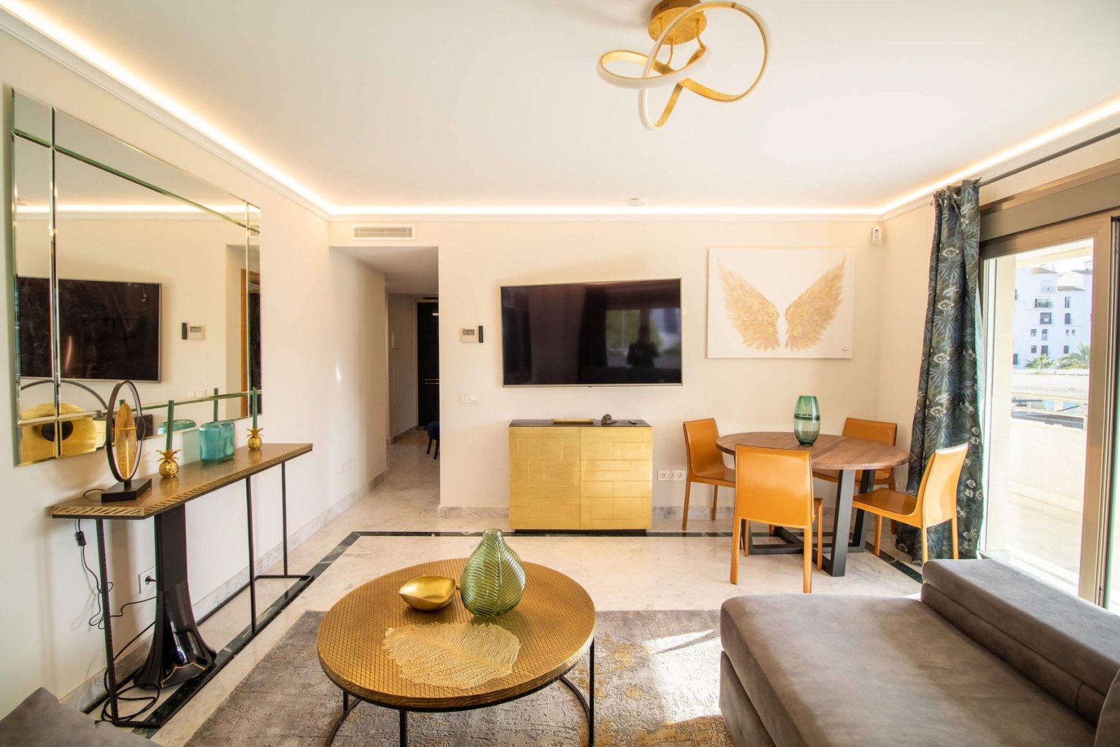 2 Bedroom Apartment in Marbella - Photo 11